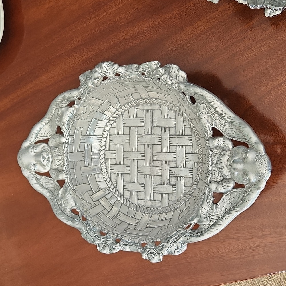 Arthur Court  Rabbits Bunnies covered dish warmer holder. EUC vintage.